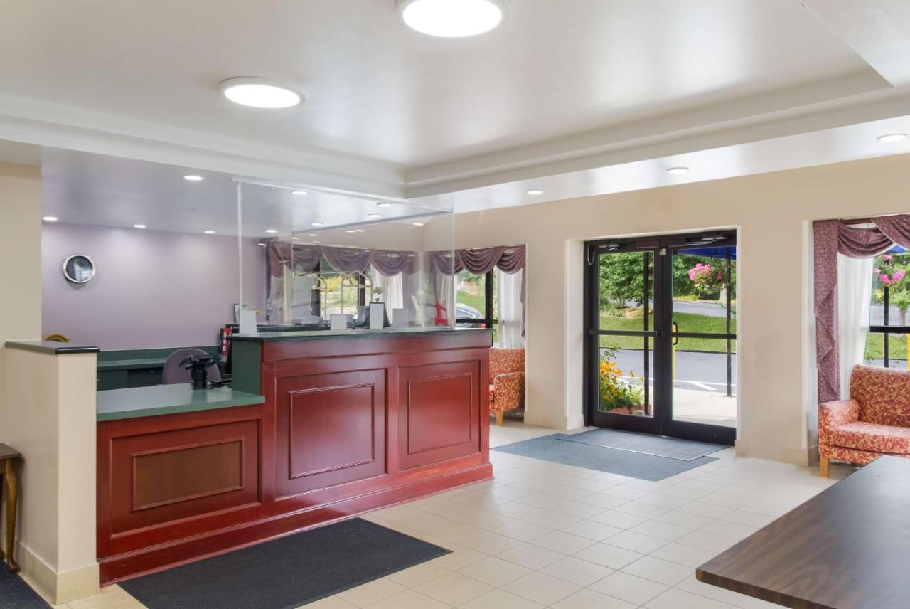 All Seasons Inn & Suites Smithfield Exteriér fotografie
