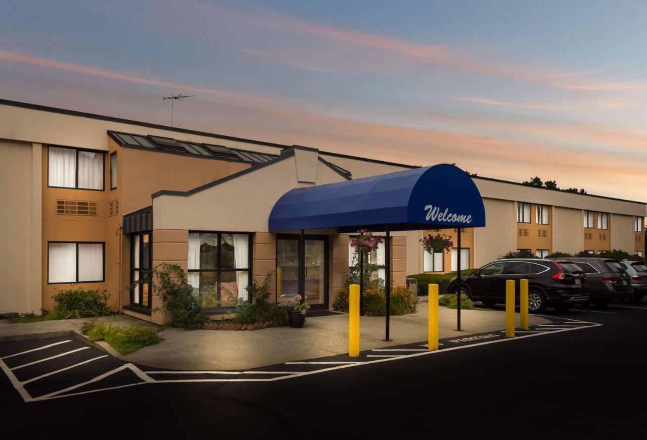 All Seasons Inn & Suites Smithfield Exteriér fotografie