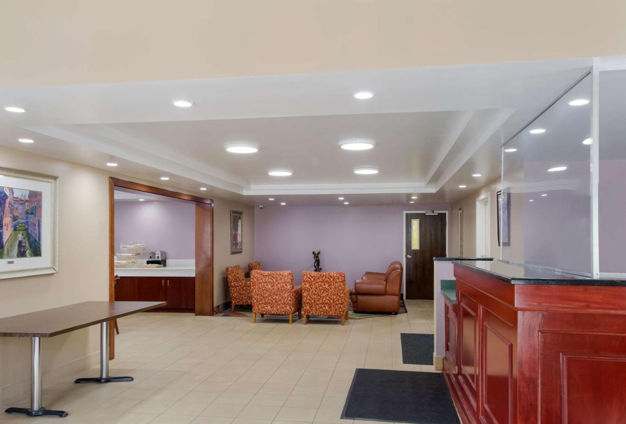 All Seasons Inn & Suites Smithfield Exteriér fotografie