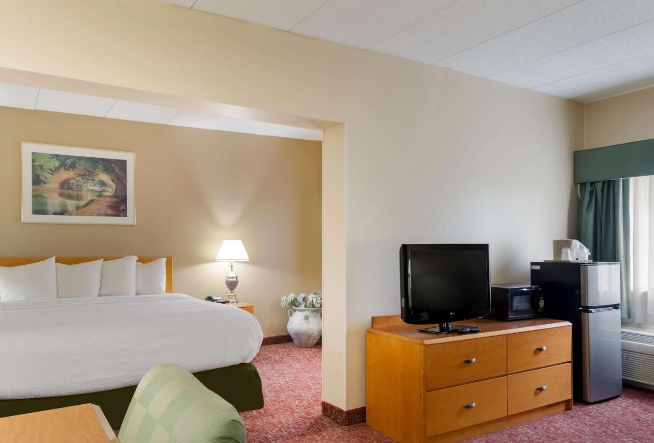 All Seasons Inn & Suites Smithfield Exteriér fotografie