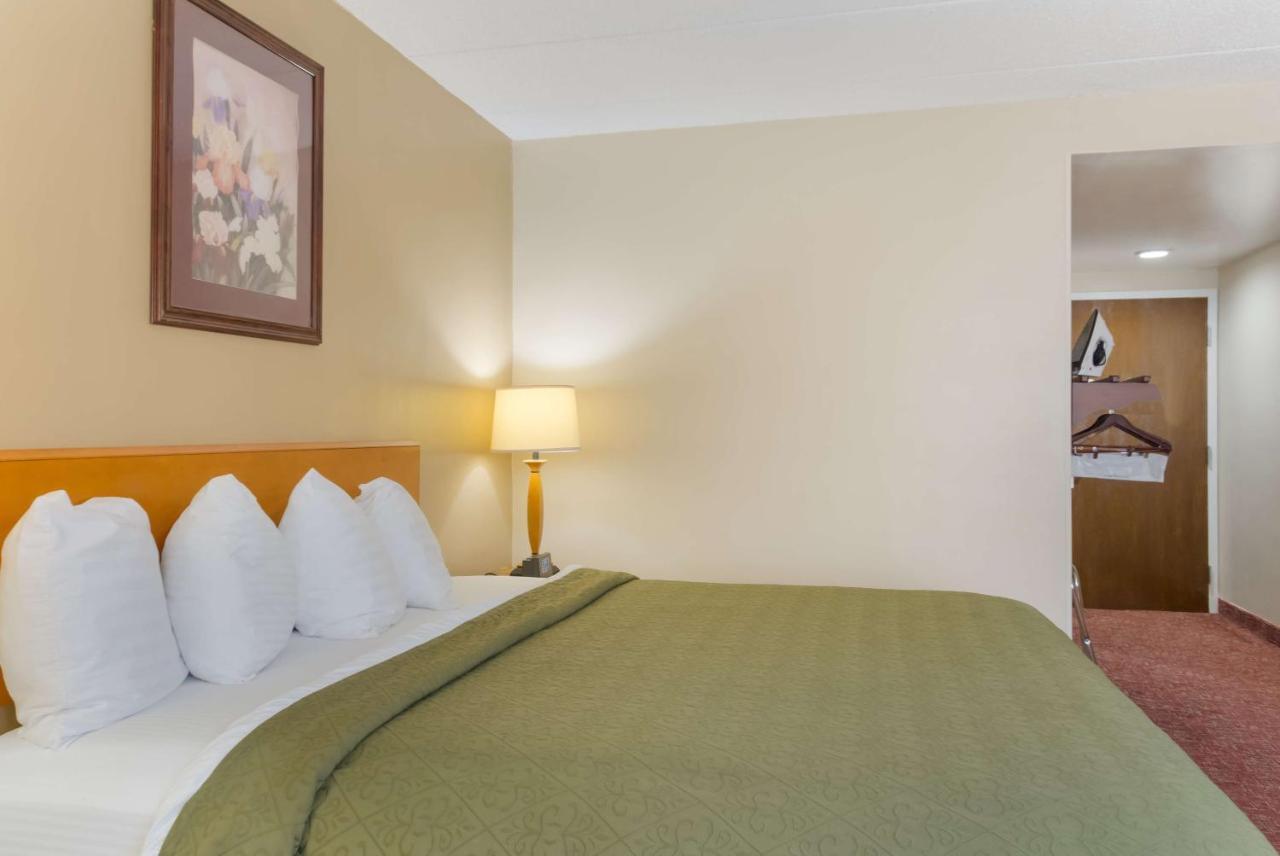 All Seasons Inn & Suites Smithfield Exteriér fotografie