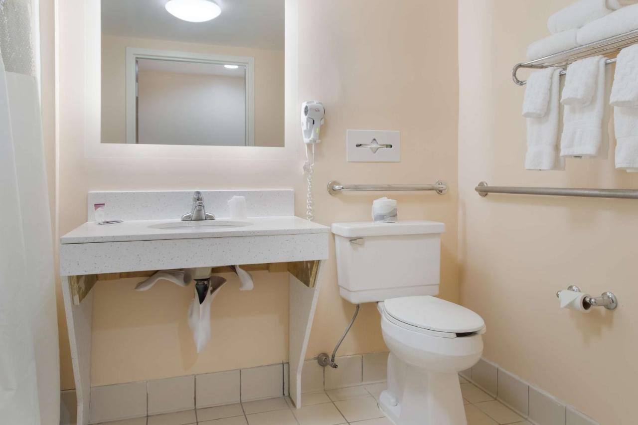 All Seasons Inn & Suites Smithfield Exteriér fotografie