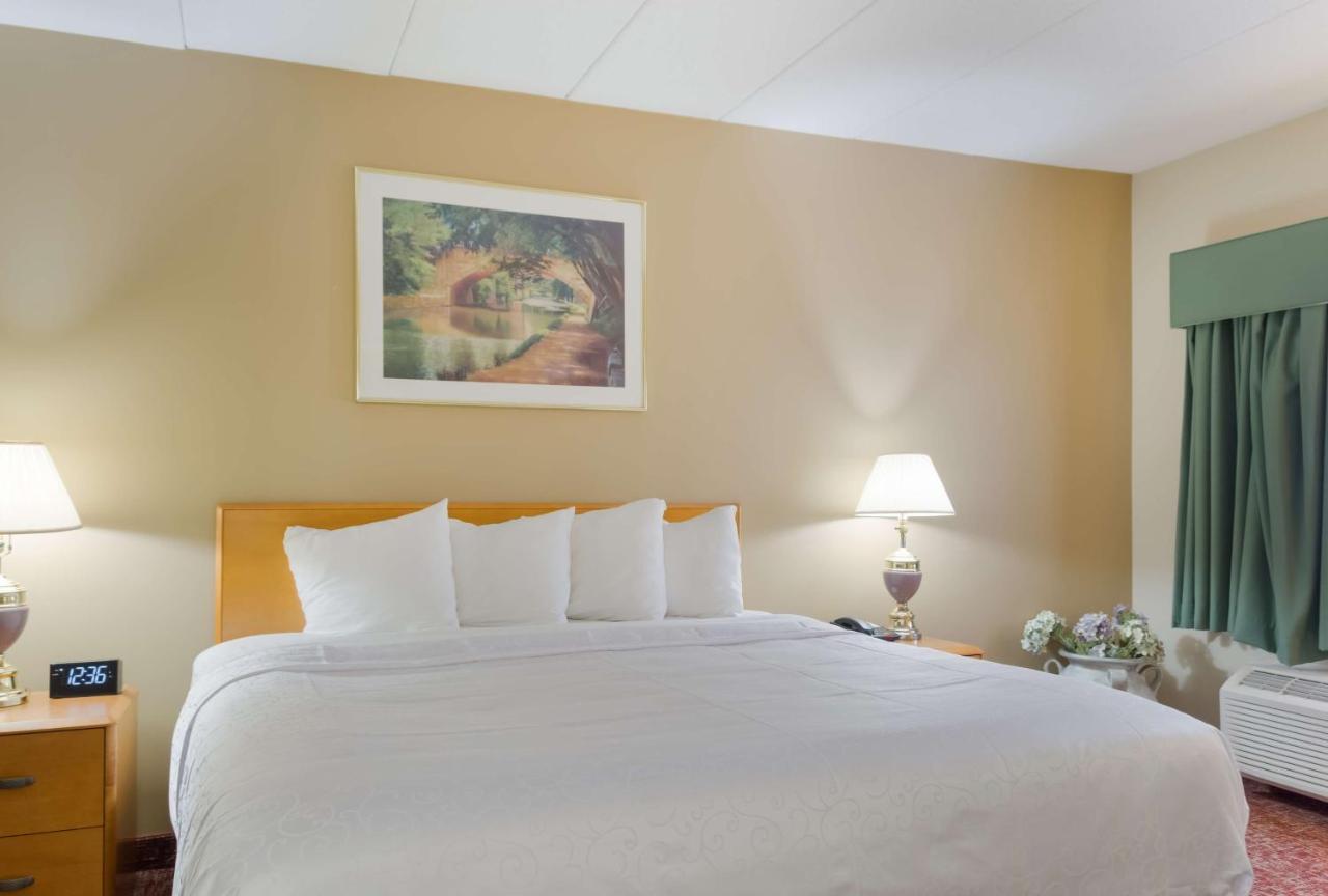All Seasons Inn & Suites Smithfield Exteriér fotografie